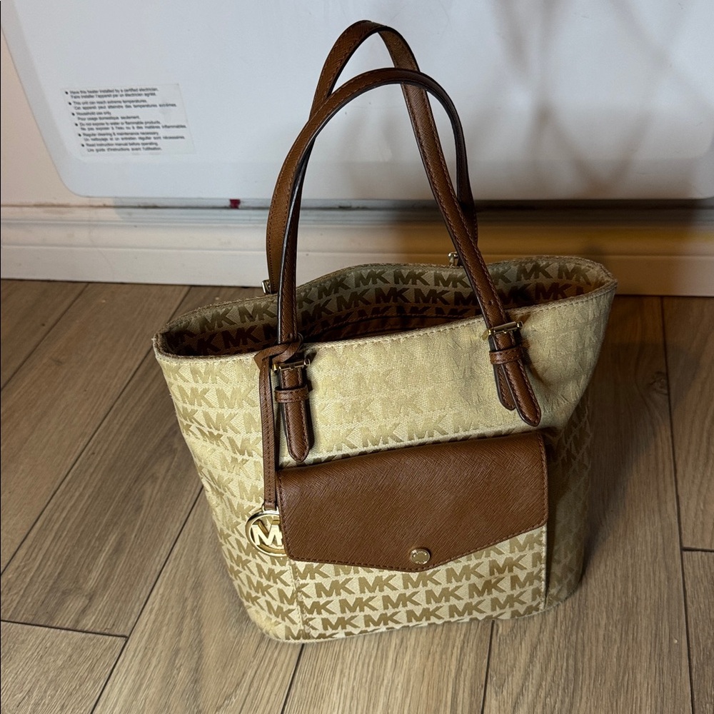 Michael Kors Signature Tote bag